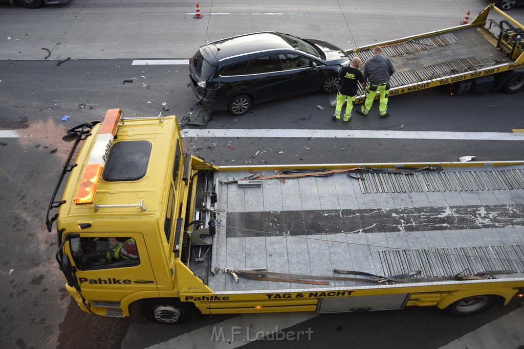 VU mehrere PKW A 3 Rich Oberhausen Hoehe AK Koeln Ost P235.JPG - Miklos Laubert